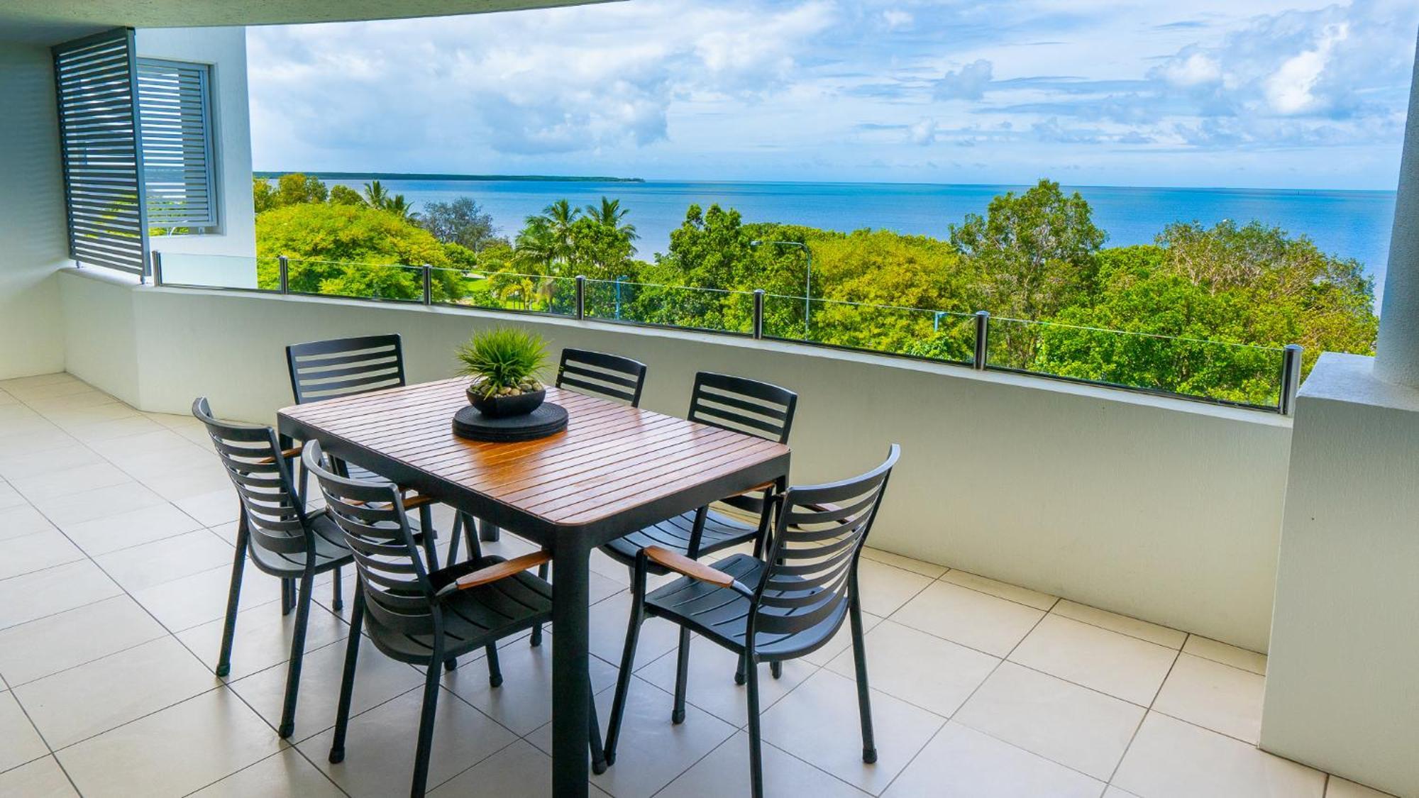 Waters Edge Aparthotel Cairns