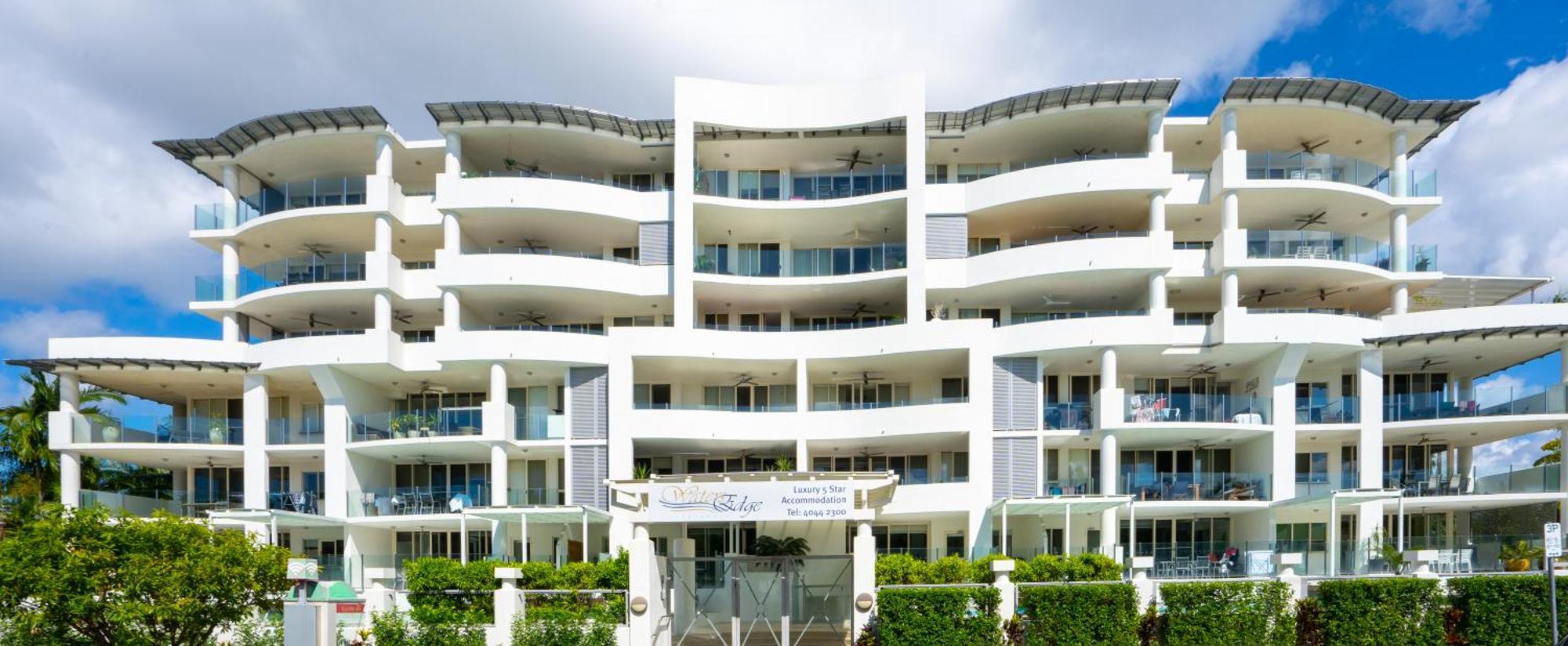 Waters Edge Aparthotel