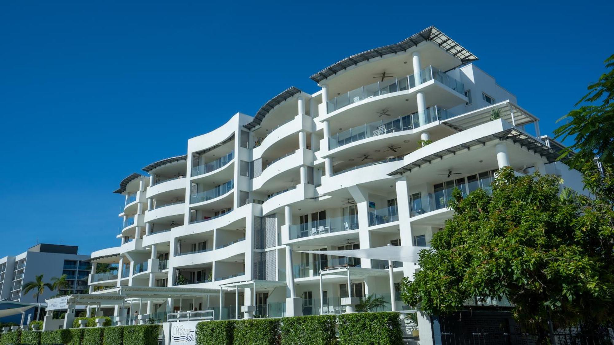 Waters Edge Aparthotel Cairns