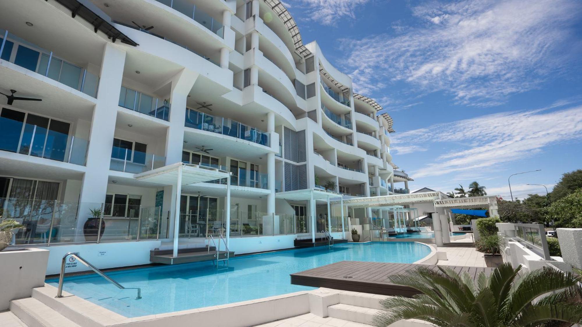 Waters Edge Aparthotel Cairns