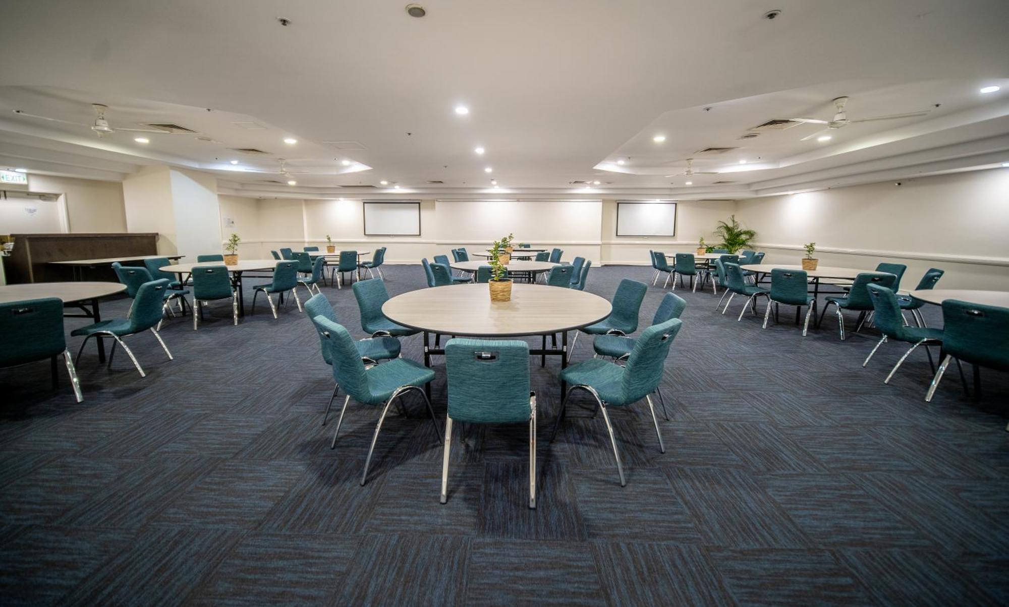 Rydges Esplanade 4* Cairns