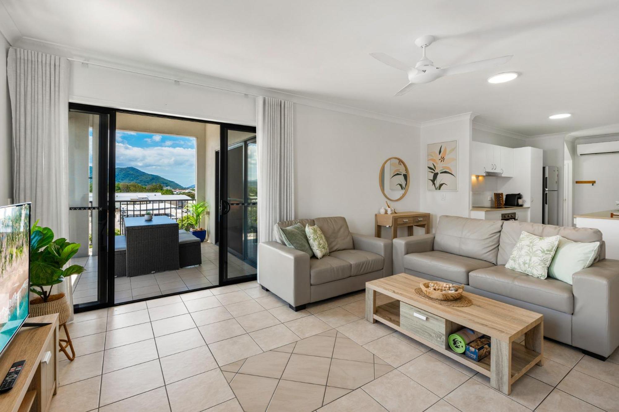 Apartamento Penthouse - Private Rooftop Outdoor Gym, & Tv Area With Sunset & Mountain Views Cairns