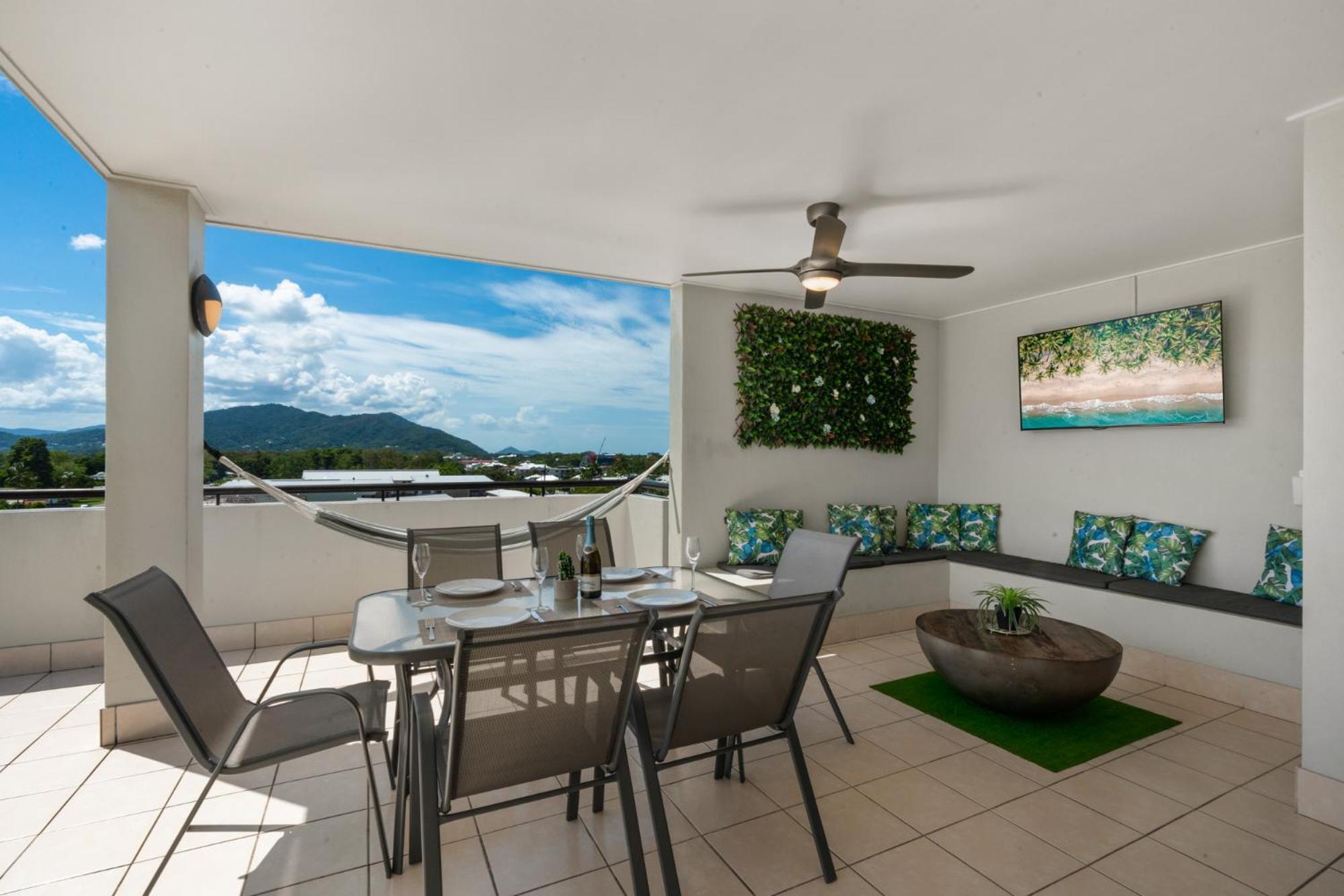 Penthouse - Private Rooftop Outdoor Gym, & Tv Area With Sunset & Mountain Views