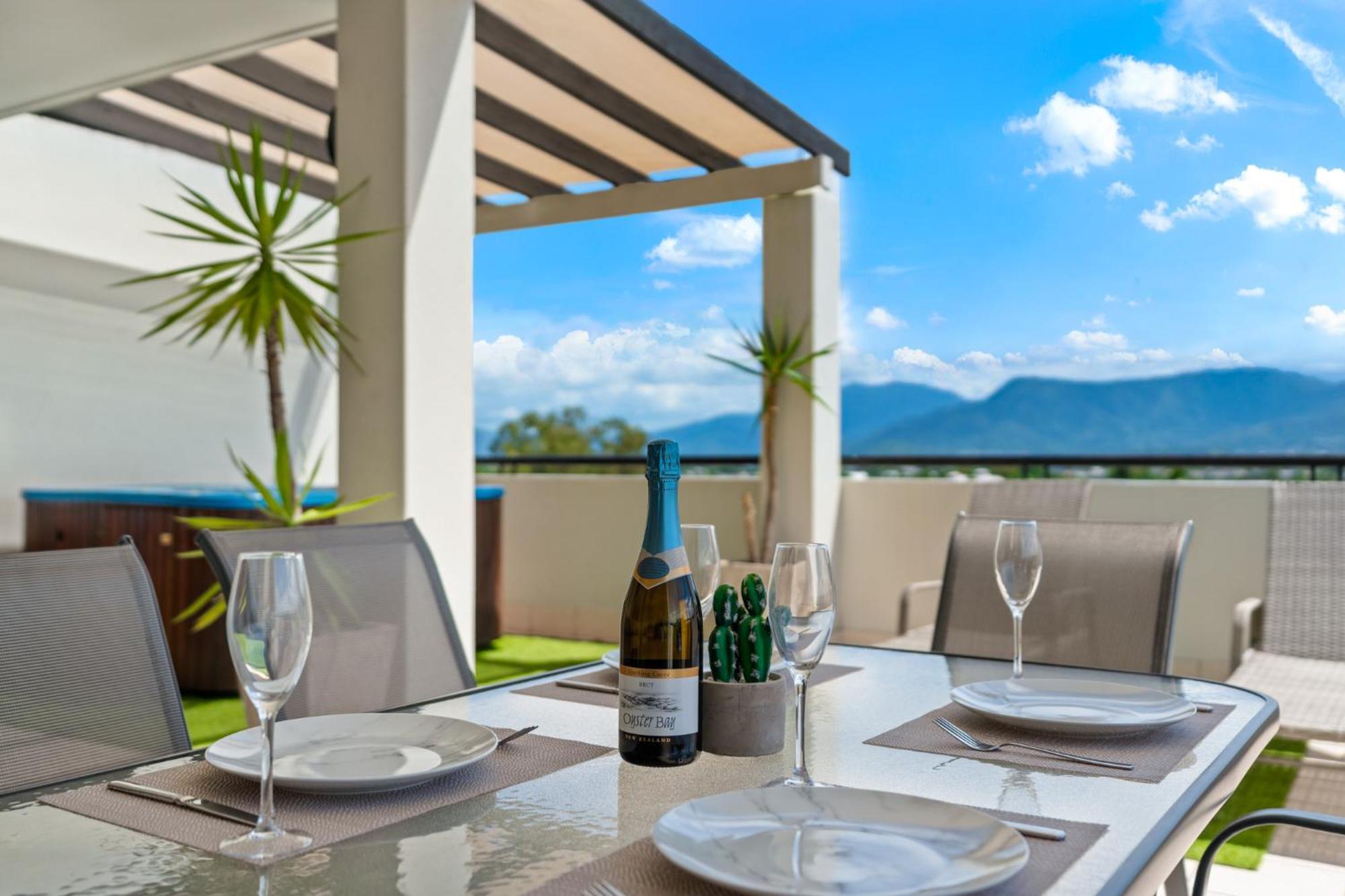 Penthouse - Private Rooftop Outdoor Gym, & Tv Area With Sunset & Mountain Views Apartamento Cairns