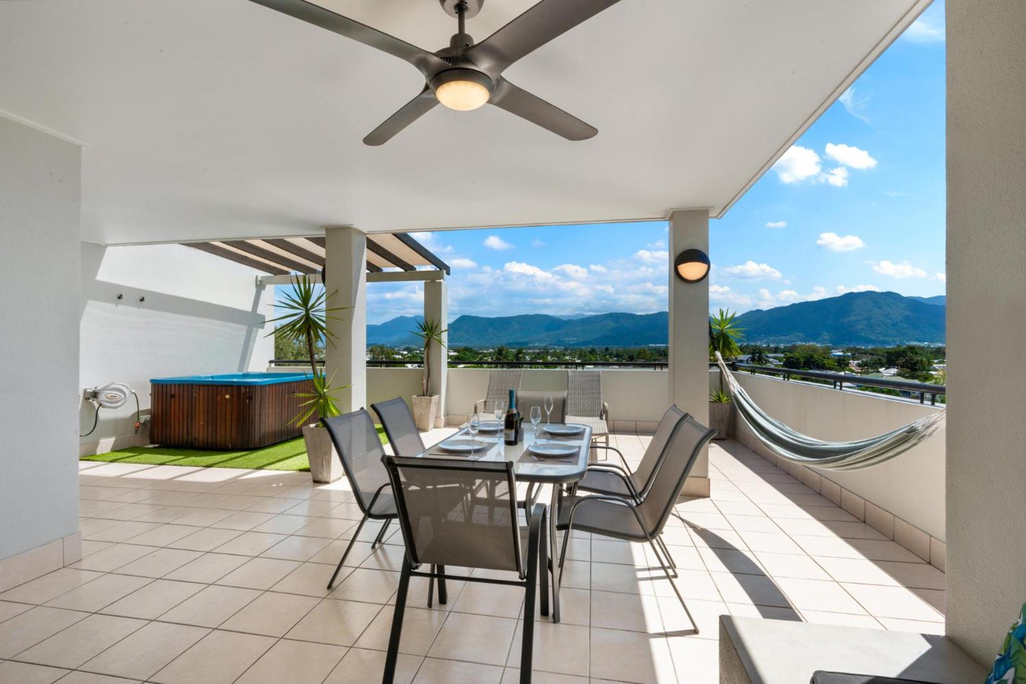 Penthouse - Private Rooftop Outdoor Gym, & Tv Area With Sunset & Mountain Views Cairns
