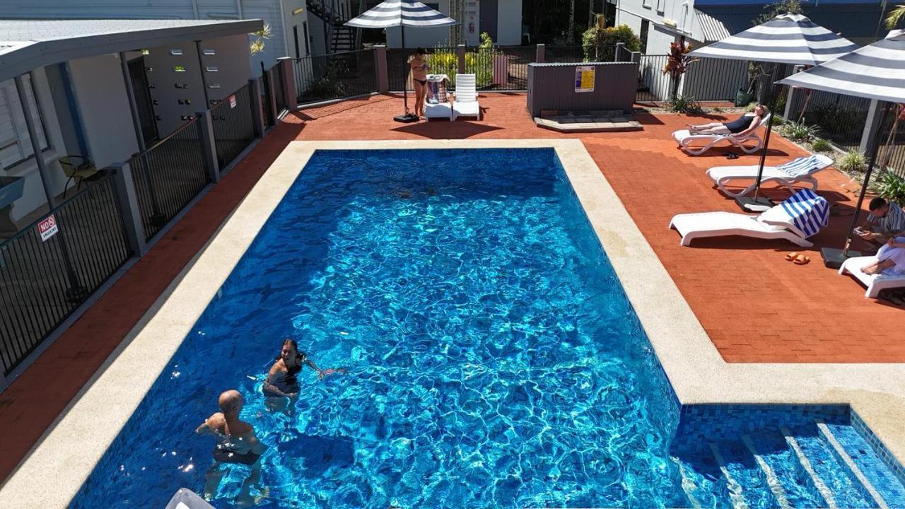 Caravella Backpackers Hostel *
