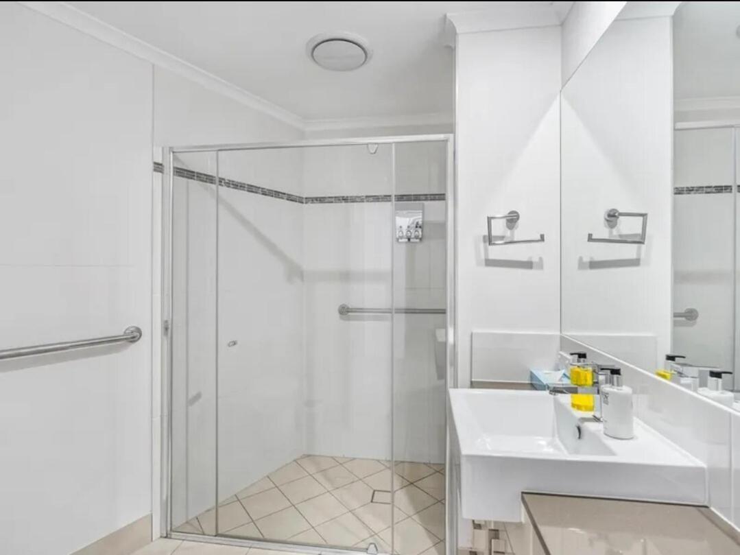 Ocean View 3-bedroom On The Esplanade Apartment *