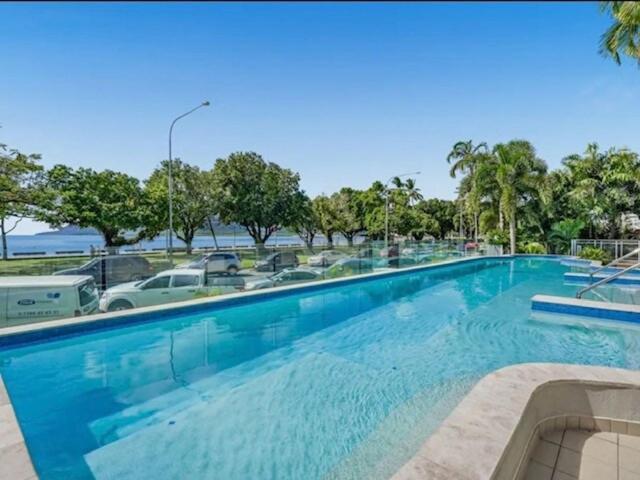 Ocean View 3-bedroom On The Esplanade *