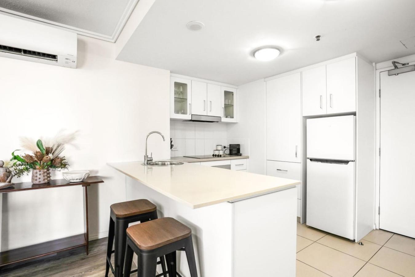 Apartment 1011 *