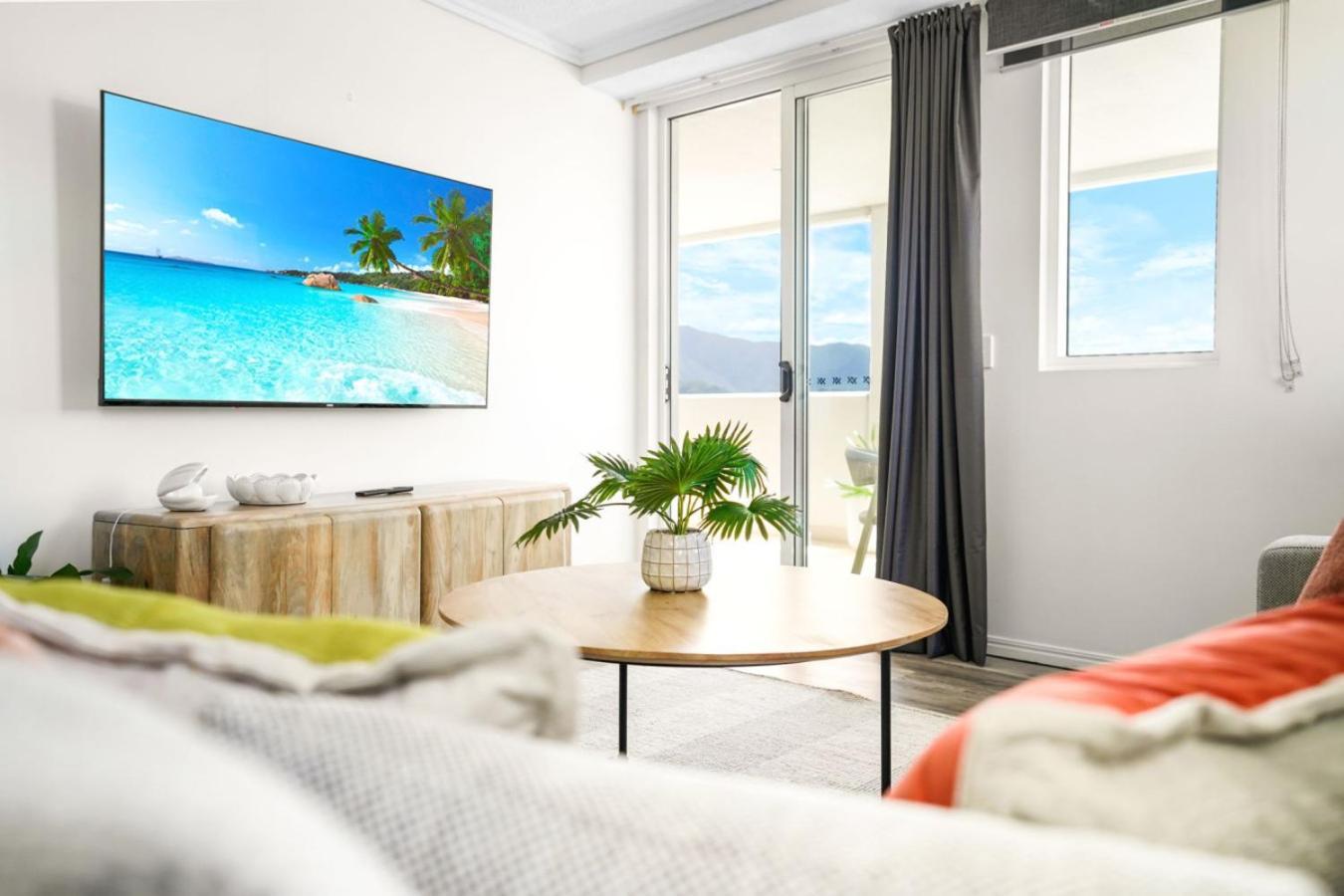 1011 * Cairns