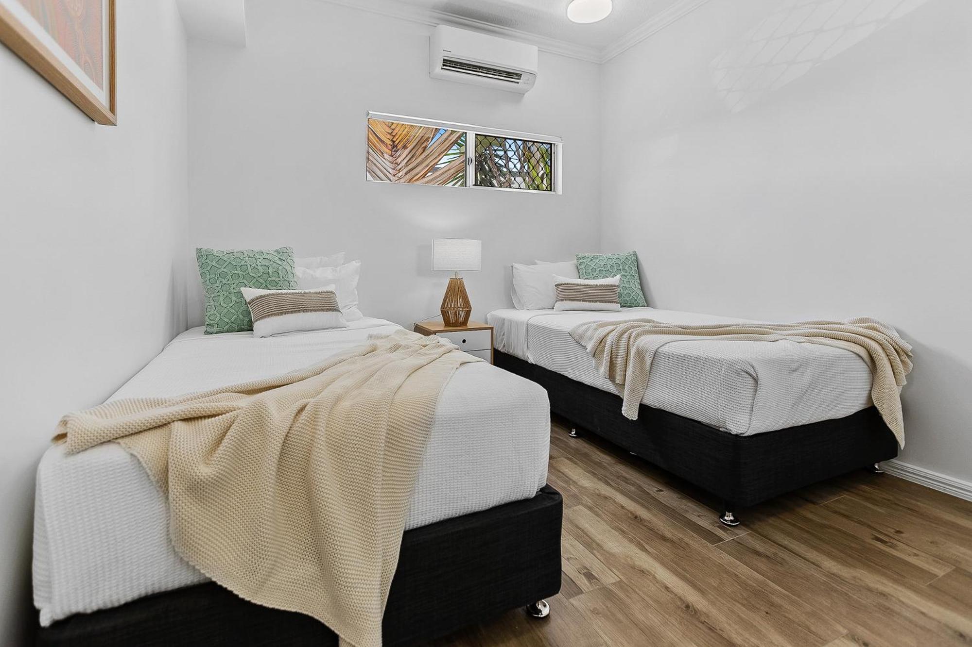 Cozy 3-bedroom Oasis With Pool Access In