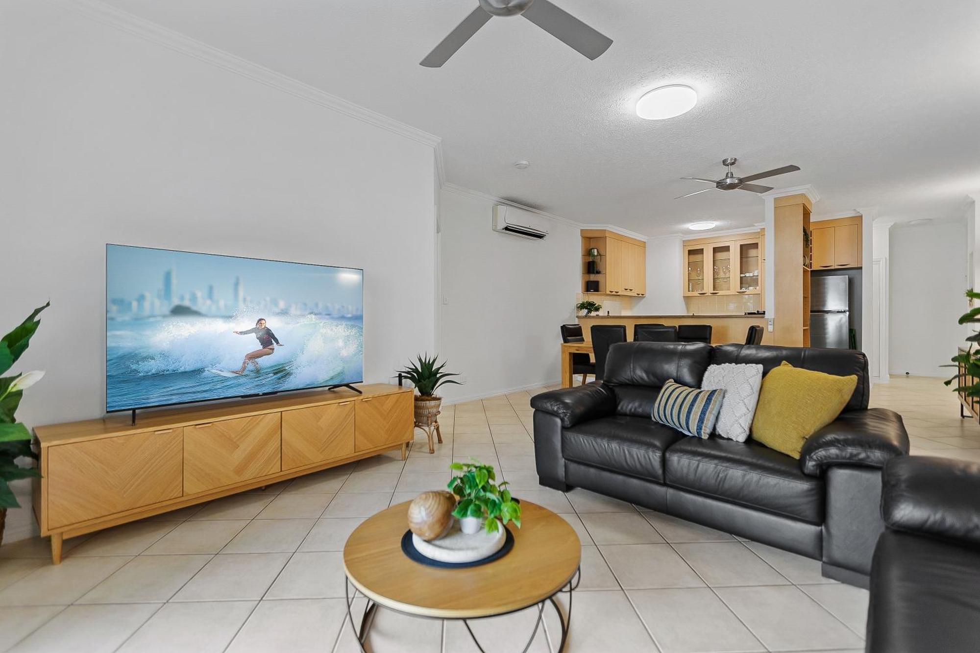 Cozy 3-bedroom Oasis With Pool Access In * Cairns