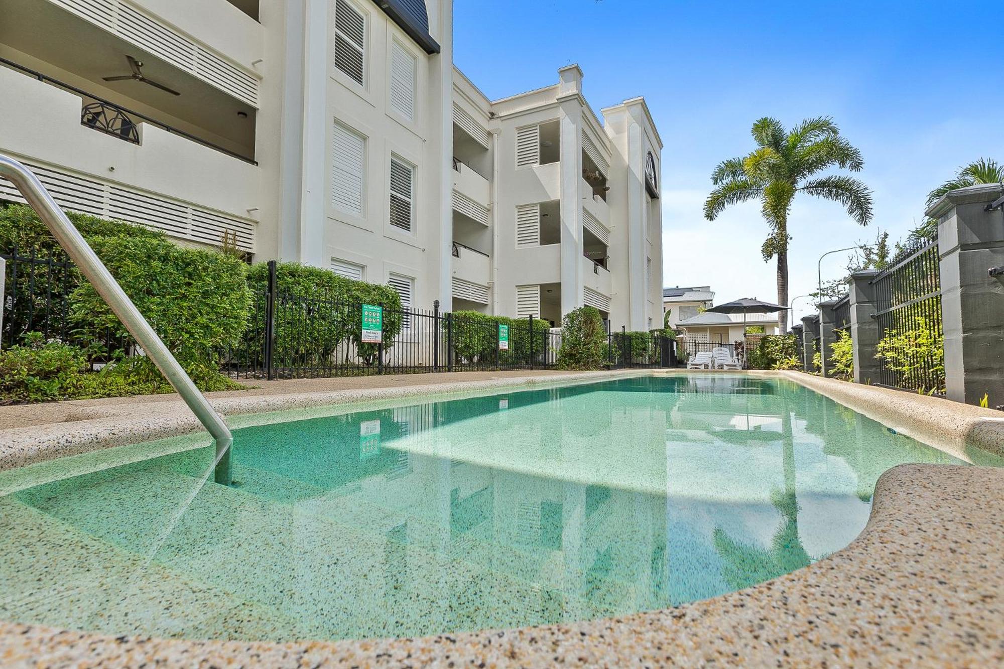 Cozy 3-bedroom Oasis With Pool Access In *