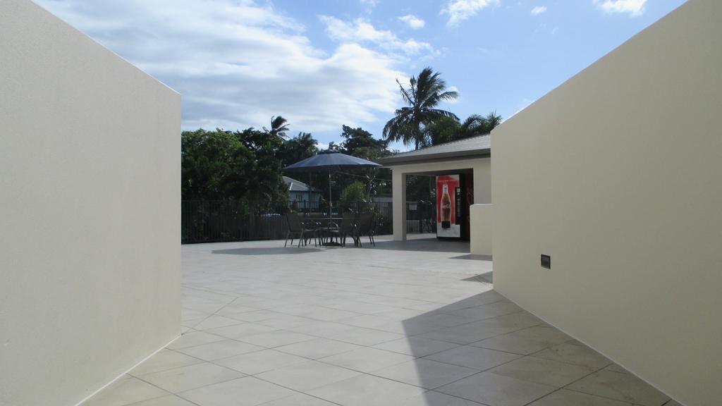 Edge Cairns