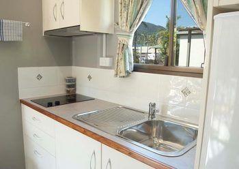 Hotel Big4 Crystal Cascades 4*