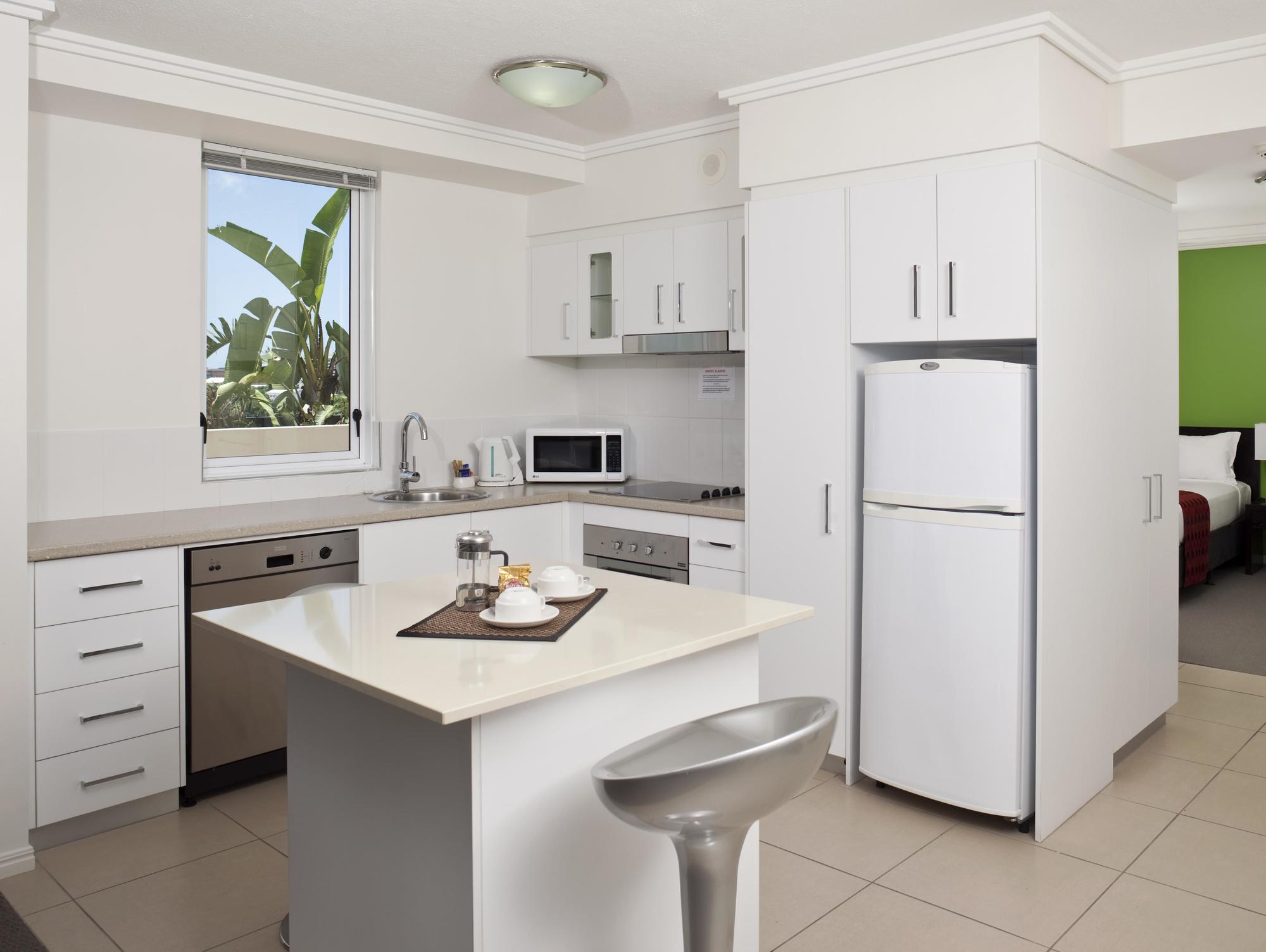 Aparthotel Plaza Official 4*
