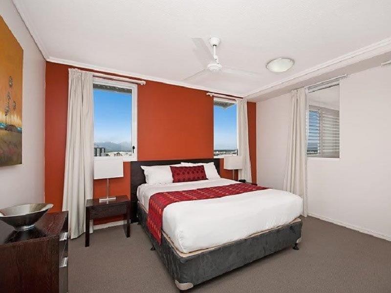 Aparthotel Plaza Official Cairns