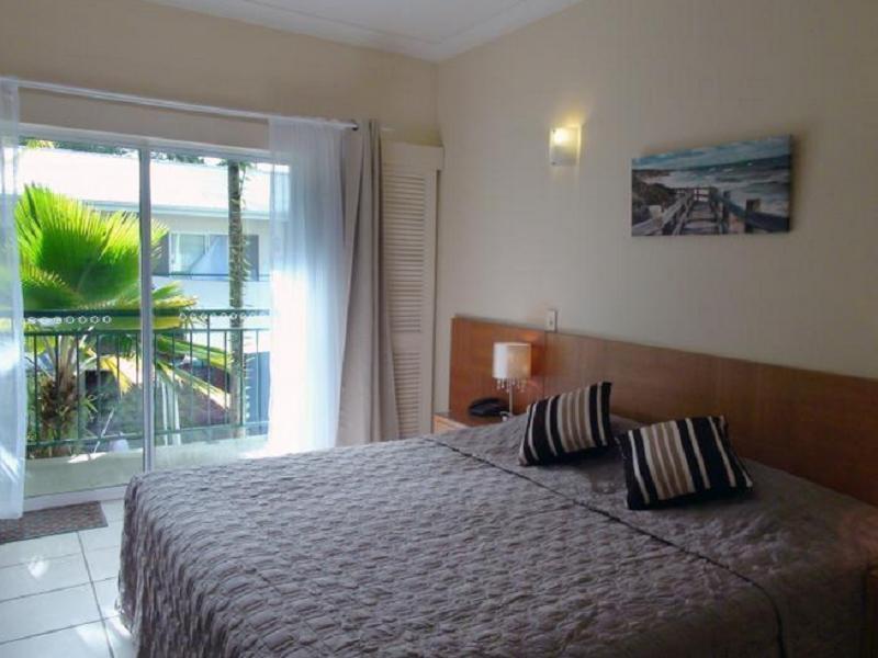 Hotel Crystal Garden & Restaurant Cairns