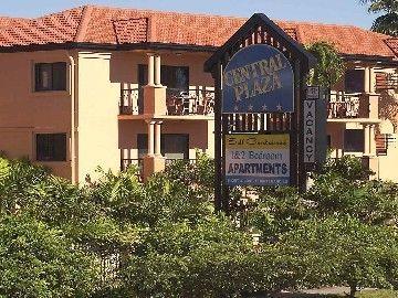 Plaza Aparthotel 4*