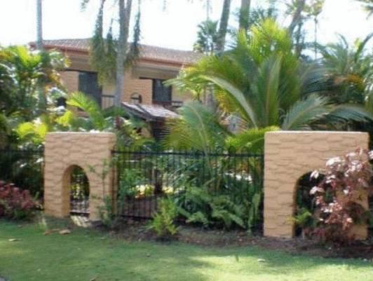 Oasis Aparthotel 3*