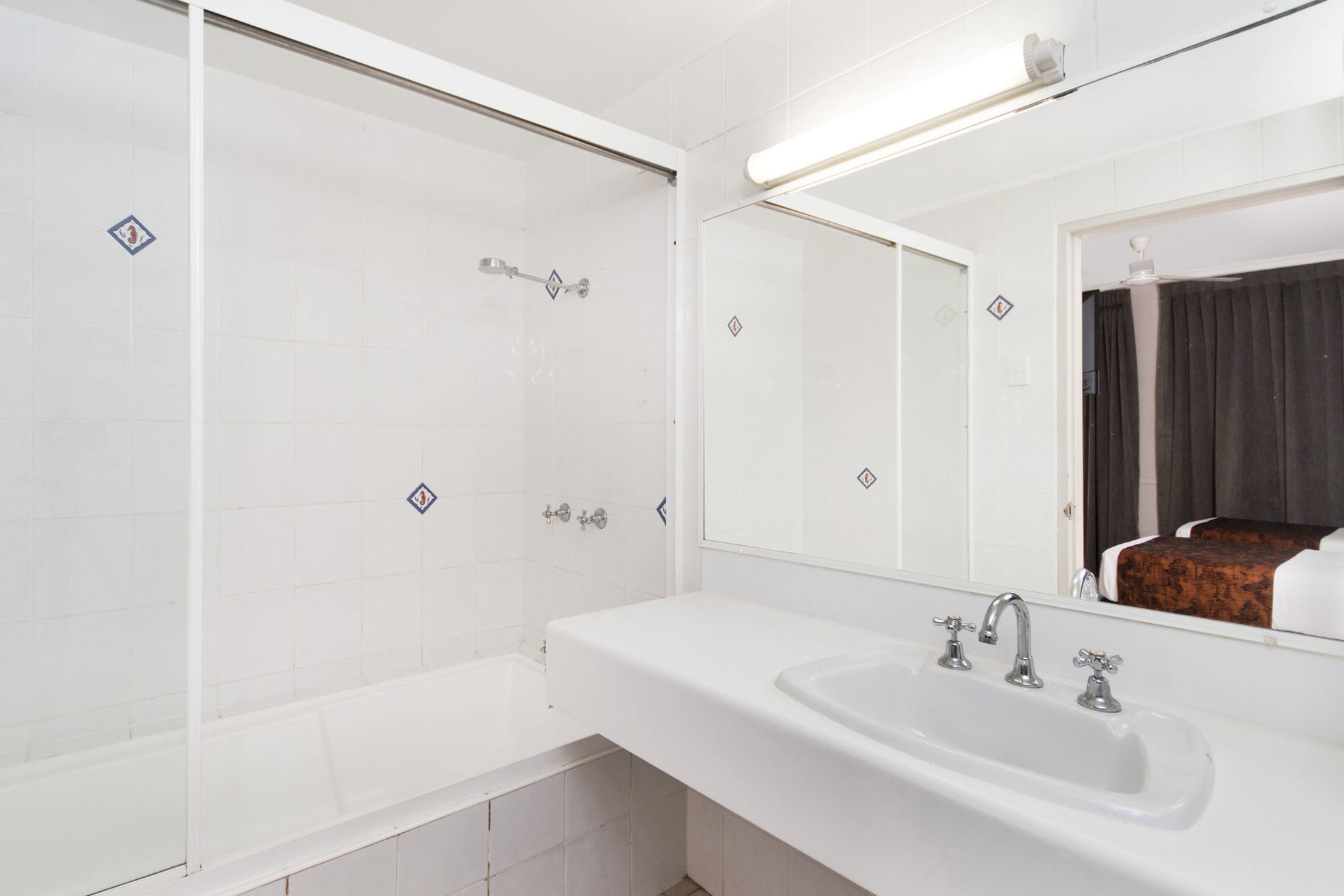 Comfort Inn 4*