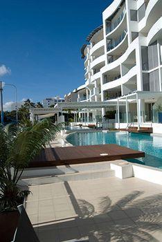 Waters Edge 5* Cairns