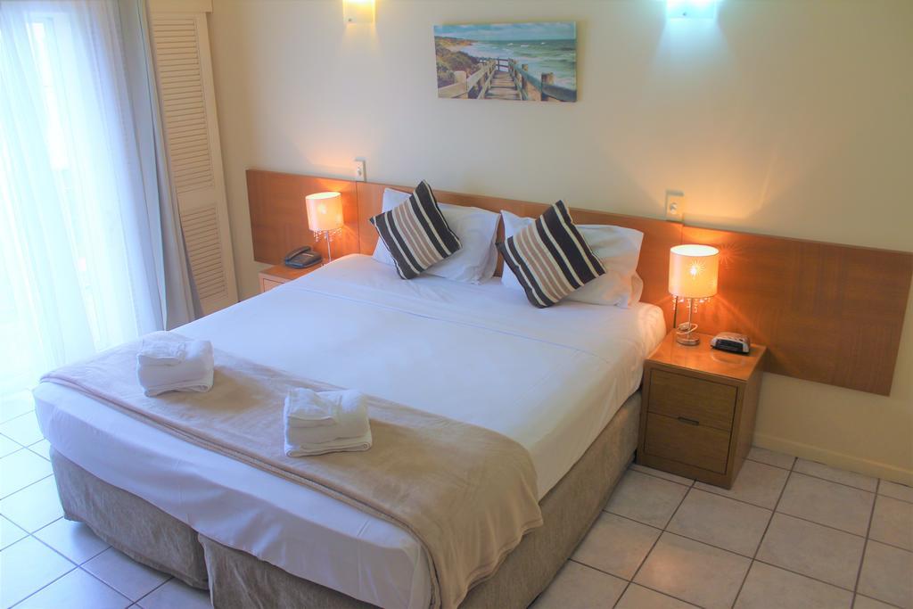 Hotel Crystal Garden & Restaurant Cairns