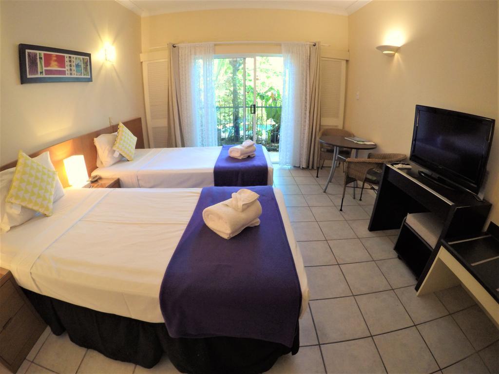 Hotel Crystal Garden & Restaurant Cairns