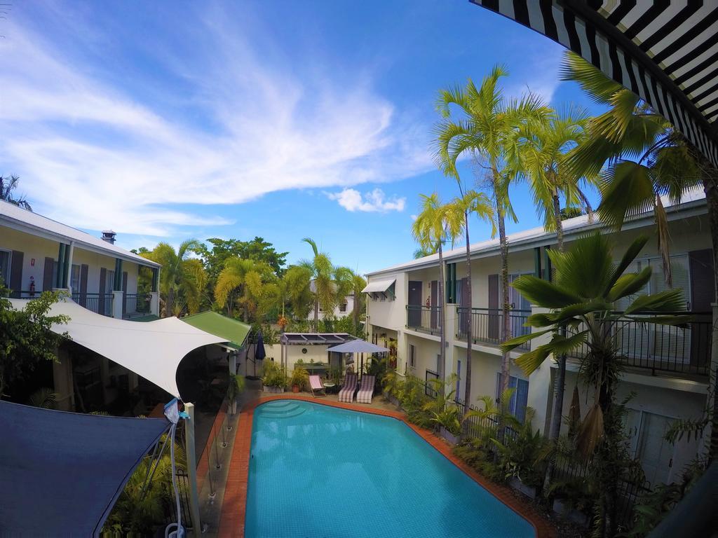 Hotel Crystal Garden & Restaurant Cairns