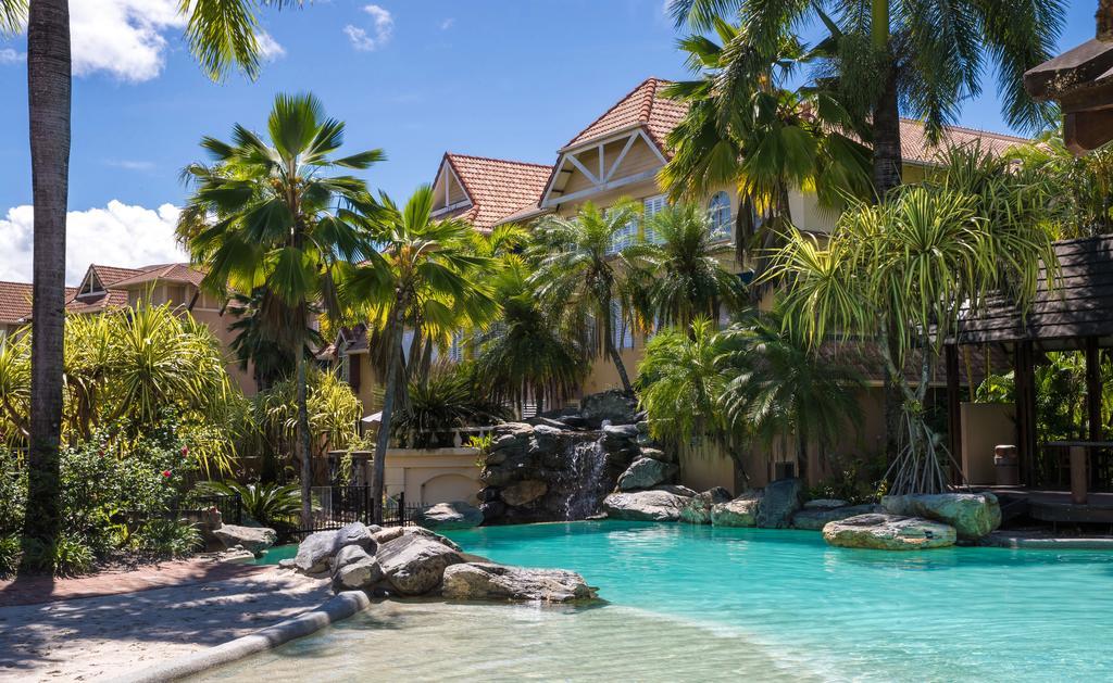 The Lakes Aparthotel 4*