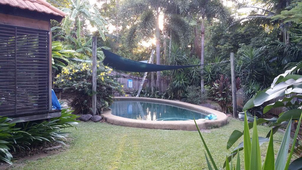 Stratford Tropical Apartment