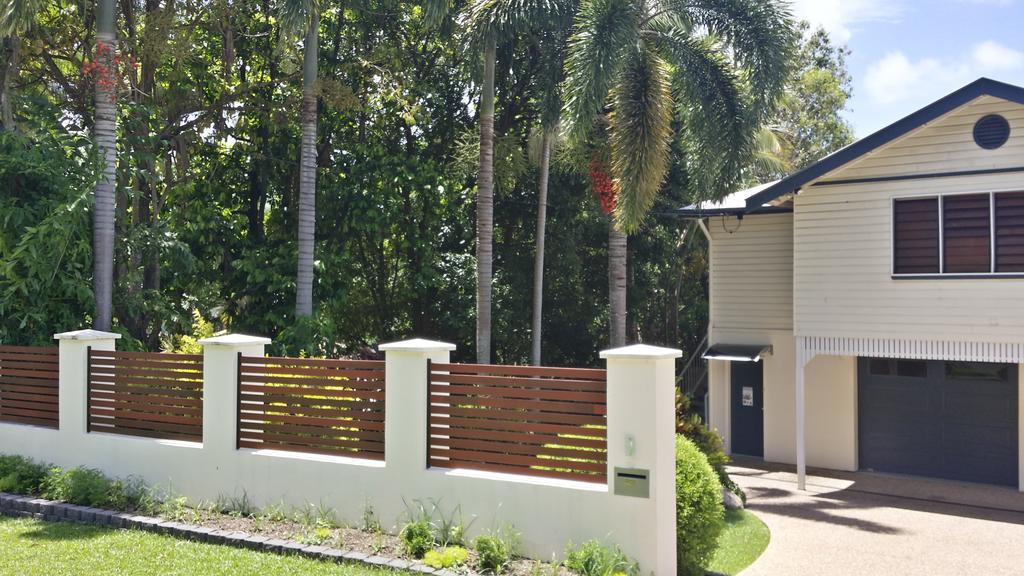 Stratford Tropical Apartment *