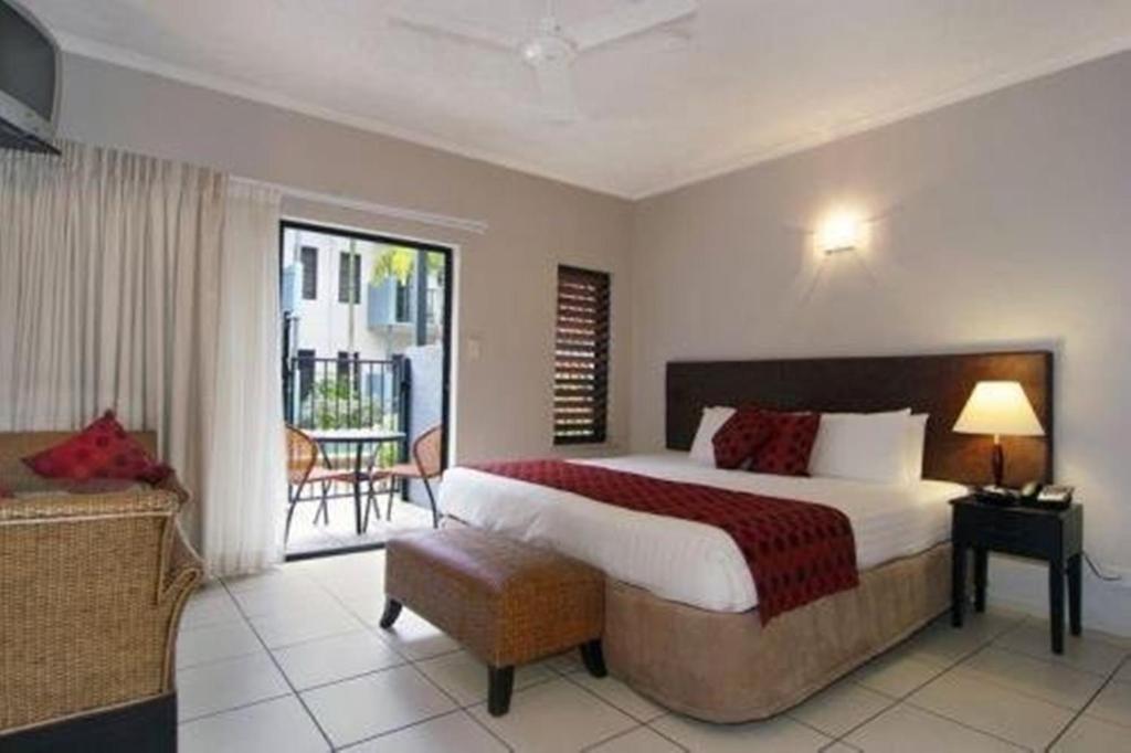 Southern Cross Atrium Aparthotel 4*