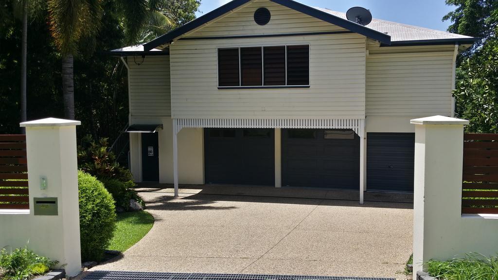 Stratford Tropical Apartment Cairns