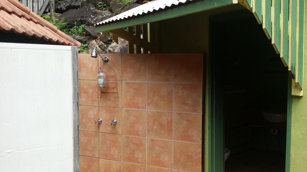 Stratford Tropical Apartment