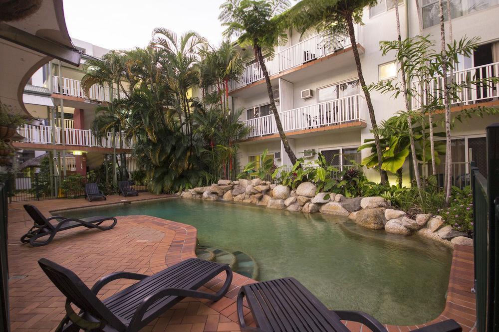 Hotel Coral Tree