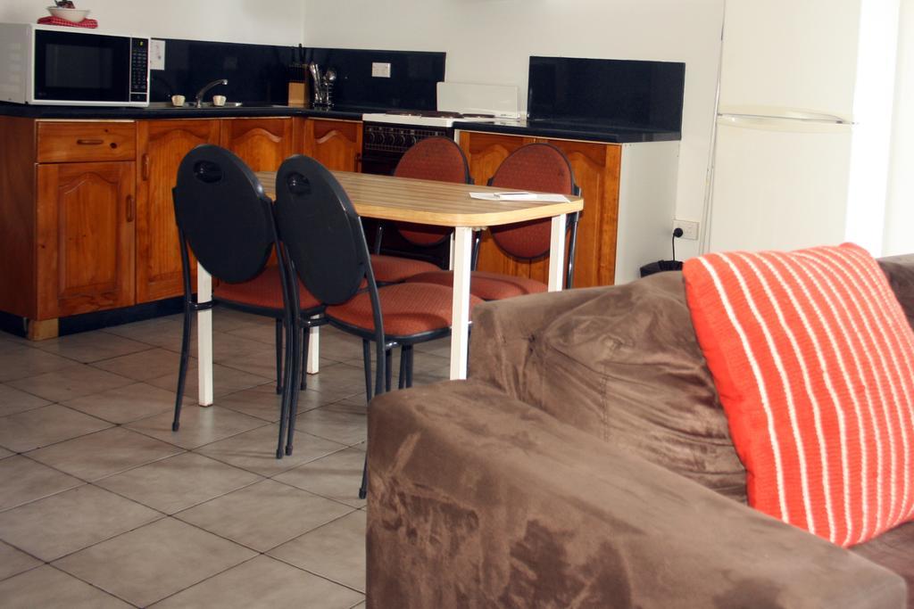 Tropical Gardens Motel 3*