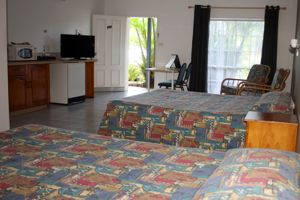 Tropical Gardens Motel 3*