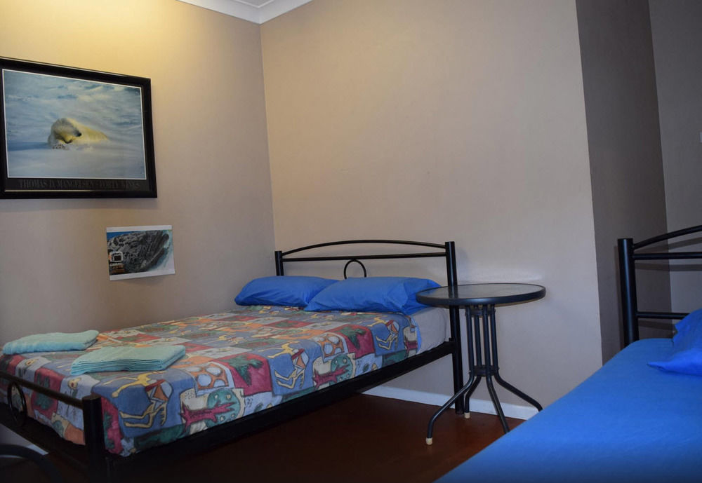 Travellers Paradise * Cairns