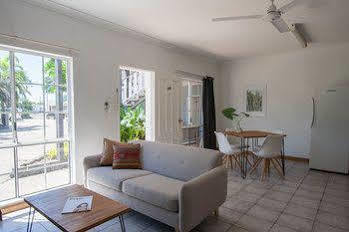 Tropical Gardens Motel 3*