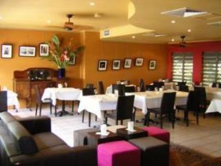 Hotel Crystal Garden & Restaurant Cairns