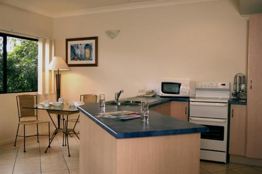 Plaza Aparthotel 4*