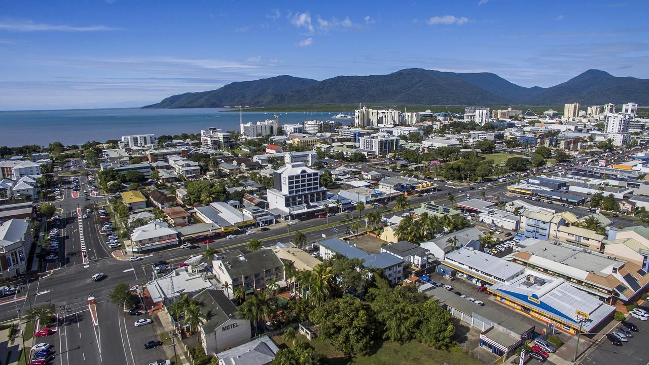 Sunshine Tower 4* Cairns