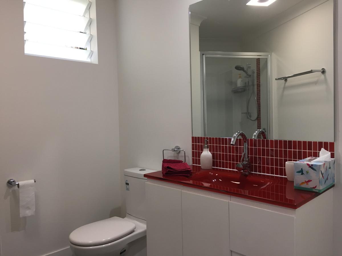 Hideaway On Hillview Apartment *