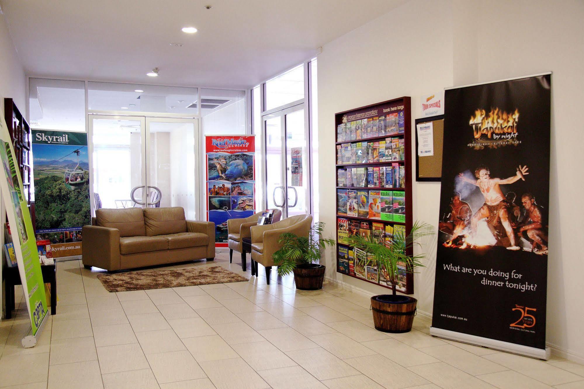 Plaza Official Aparthotel 4*
