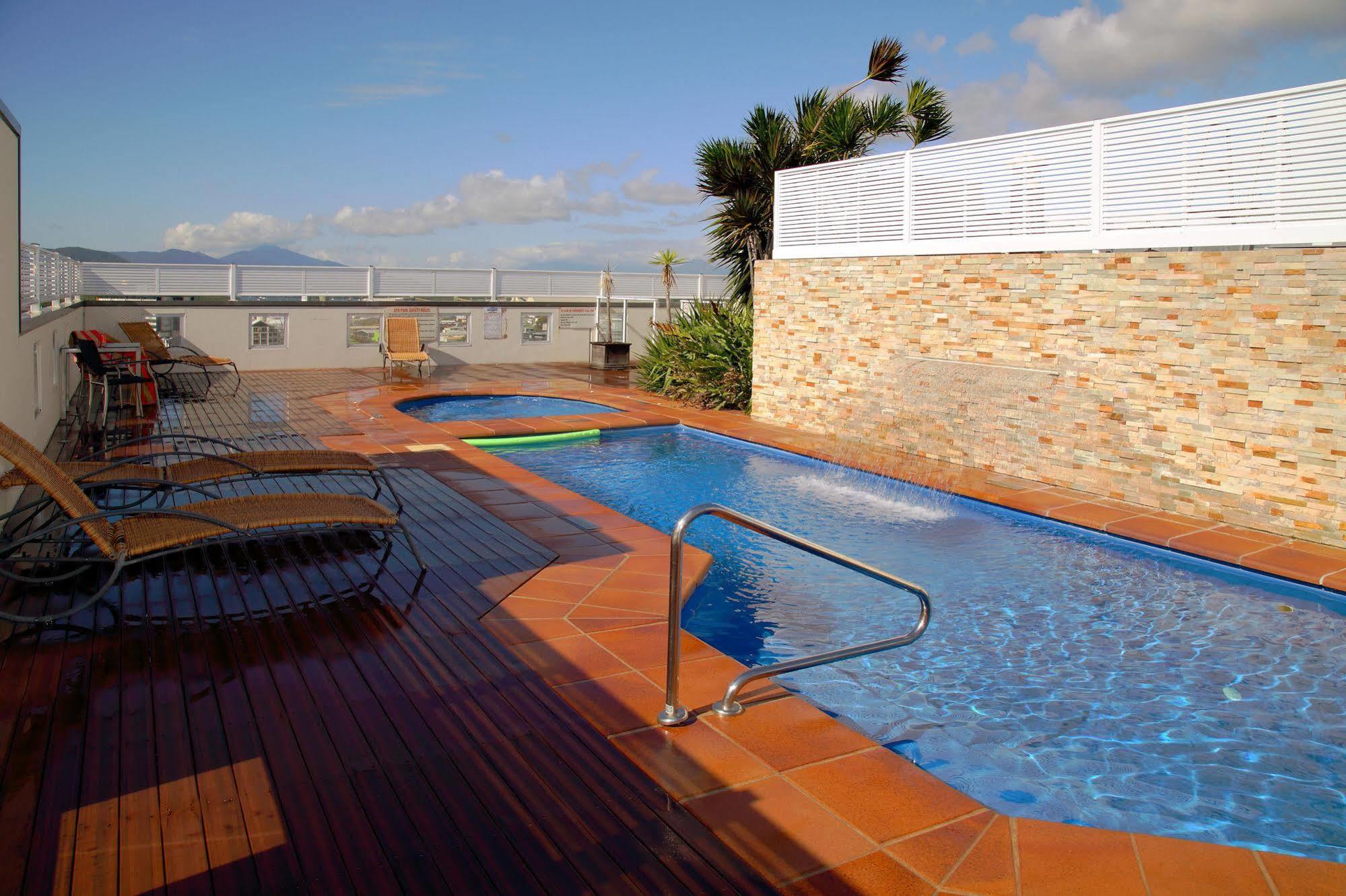 Aparthotel Plaza Official 4*