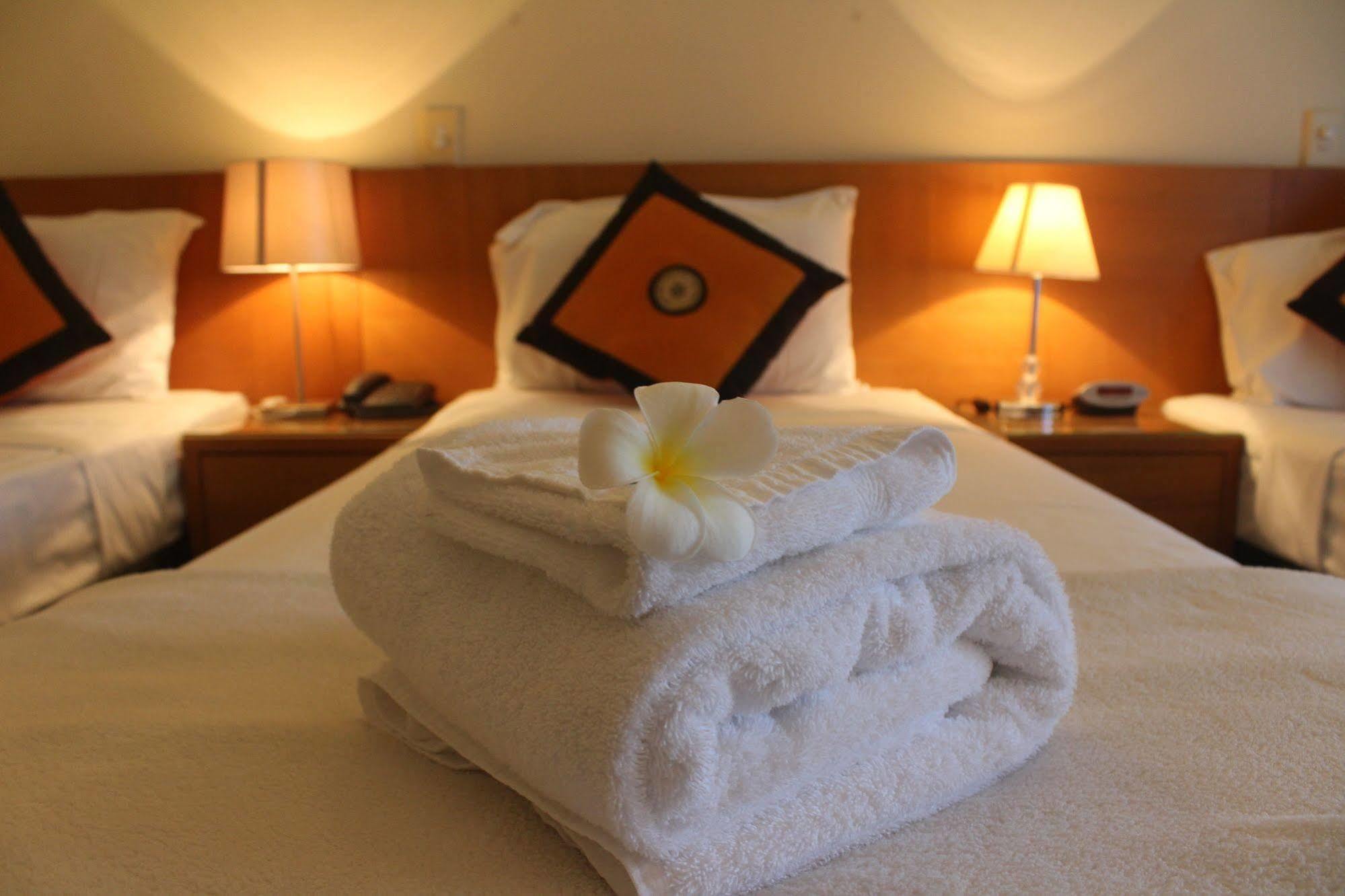 Crystal Garden & Restaurant 3*