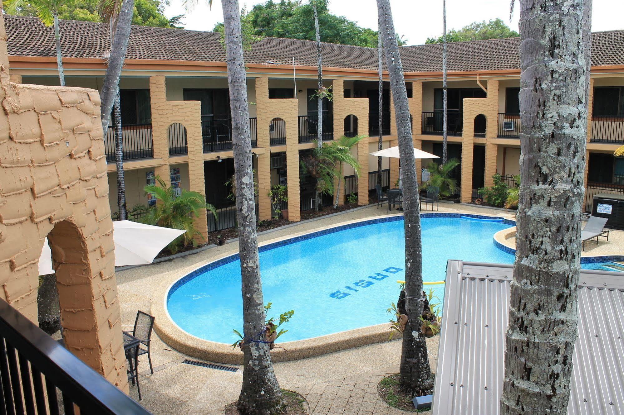 Oasis Aparthotel 3*