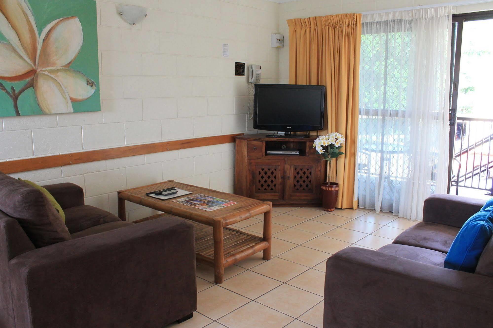 Oasis Aparthotel Cairns