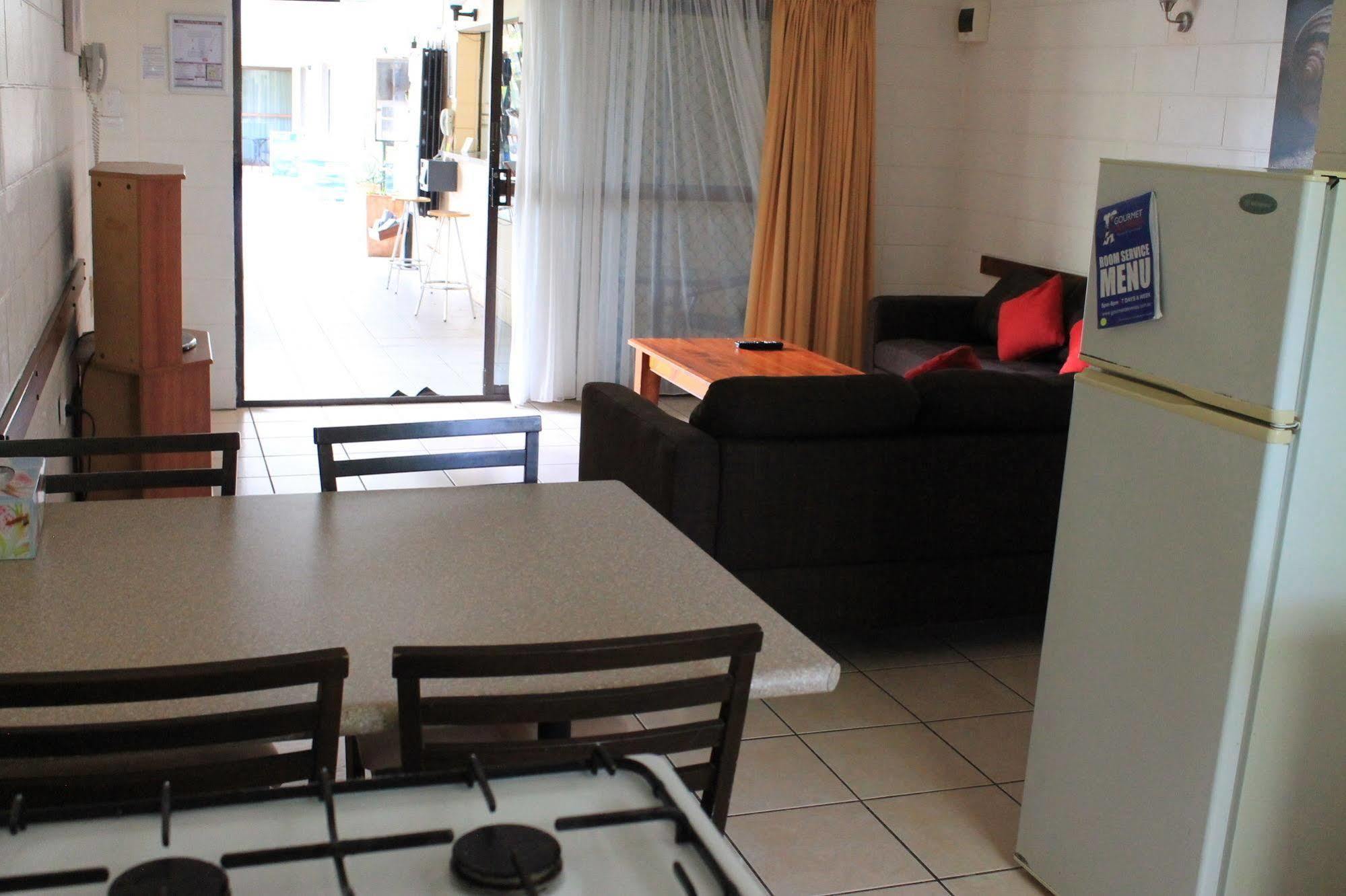 Oasis 3* Cairns